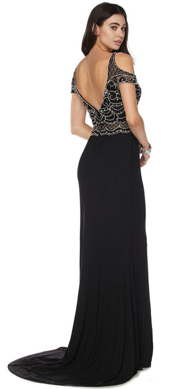 Vestido Juliet 660 con hombros descubiertos, espalda abierta en V y cola