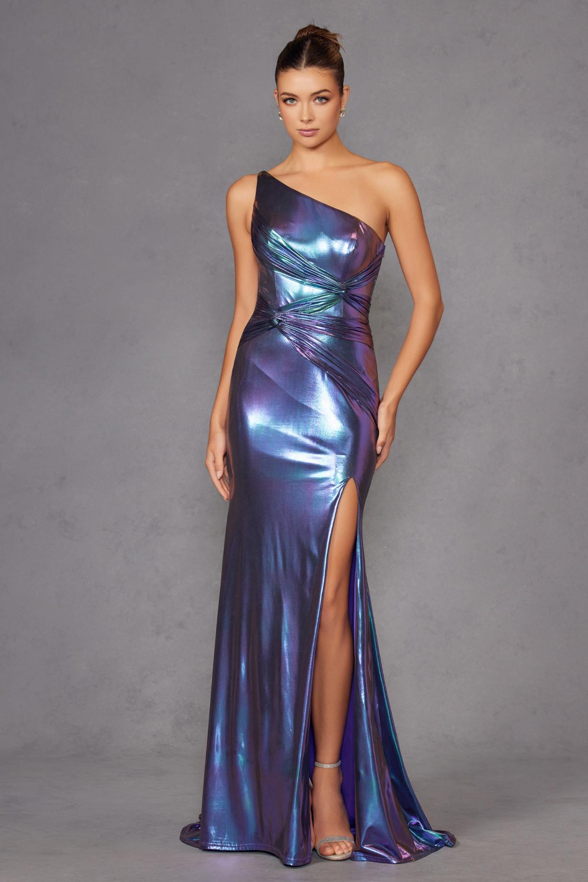 Vestido de gala largo metálico ajustado con un solo hombro Juliet JT2910H