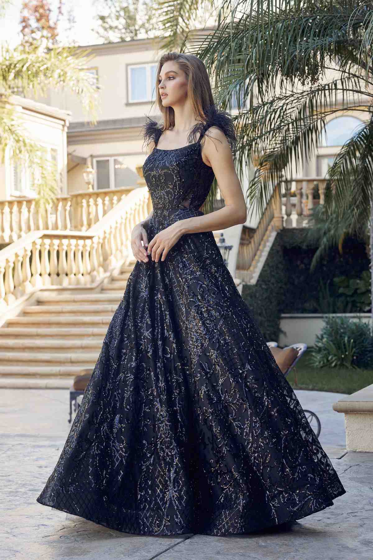 Juliet 297 Vestido de Noche Acampanado hasta el Suelo con Lentejuelas Estampadas, Mangas Casquillo y Plumas
