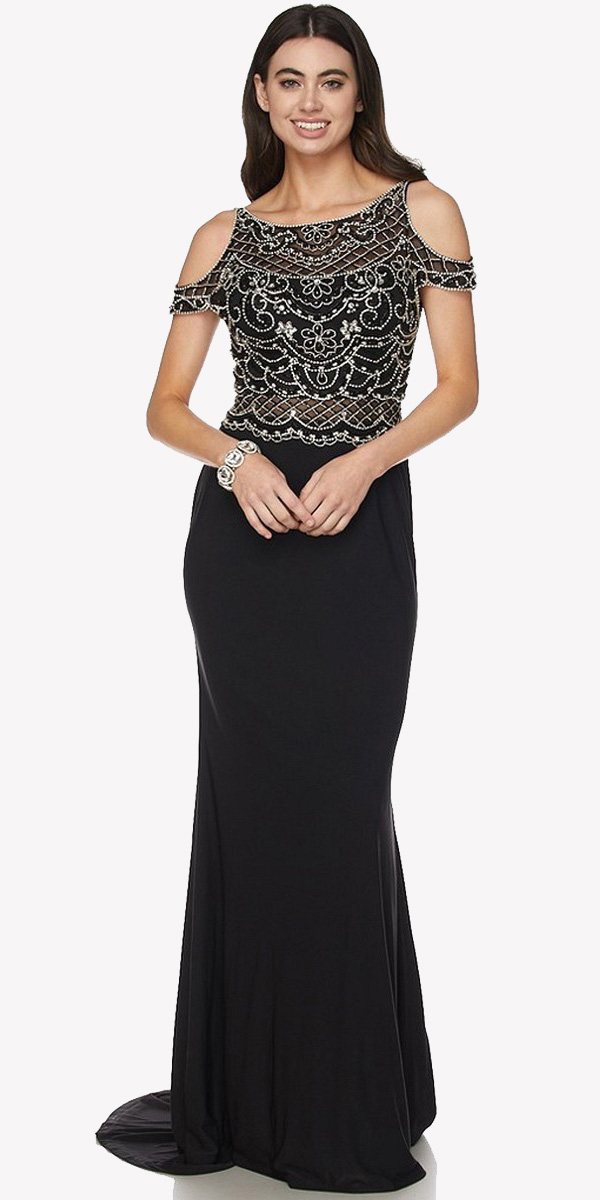 Vestido Juliet 660 con hombros descubiertos, espalda abierta en V y cola
