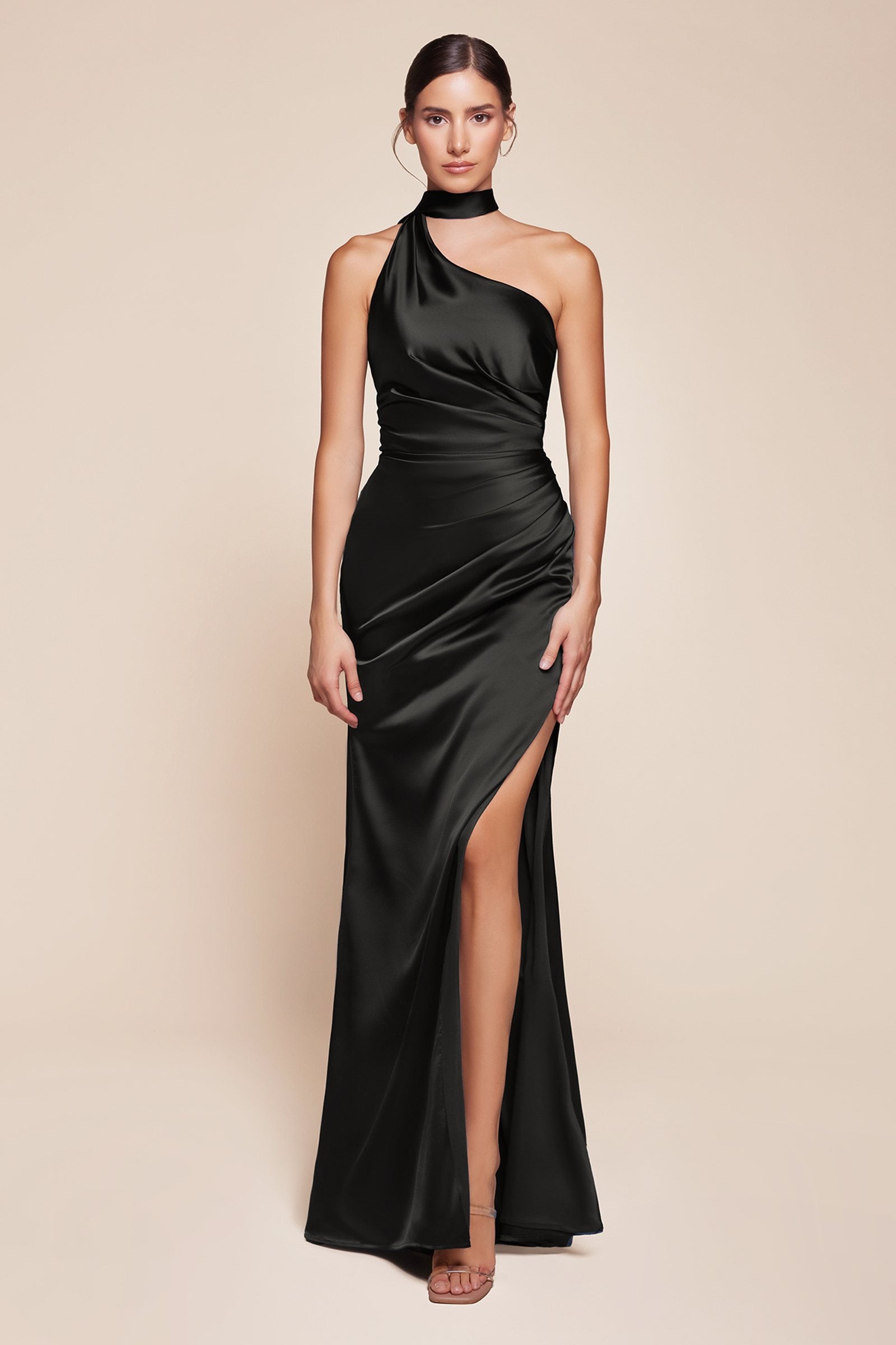 Vestido Ladivine 7454 de raso lujoso ajustado con un solo hombro