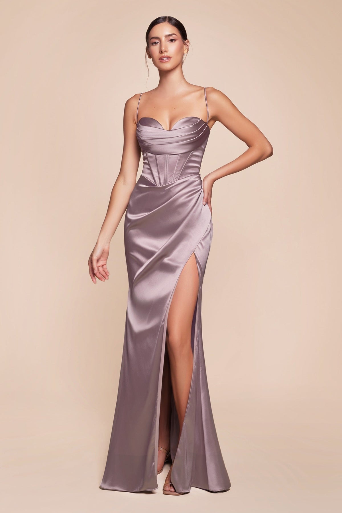 Vestido formal largo de satén Cinderella Divine 7483 con corsé y escote tipo cowl
