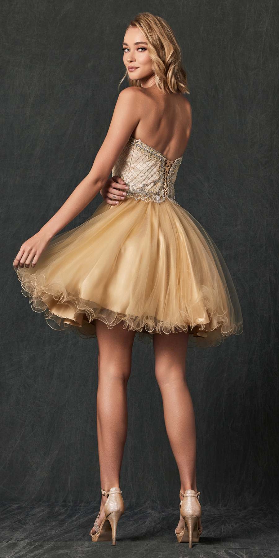 Vestido Juliet 778 de escote corazón con corsé en la espalda