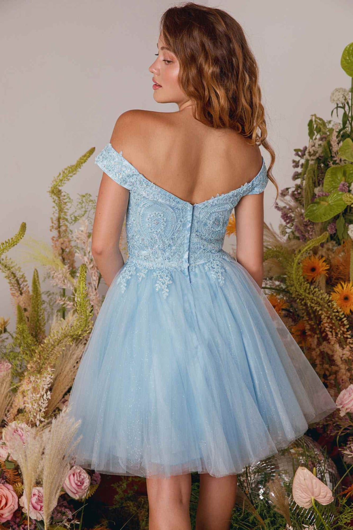 OFERTA ESPECIAL - Vestido corto de malla brillante con hombros descubiertos, línea A - Eureka 9833 (Talla M)