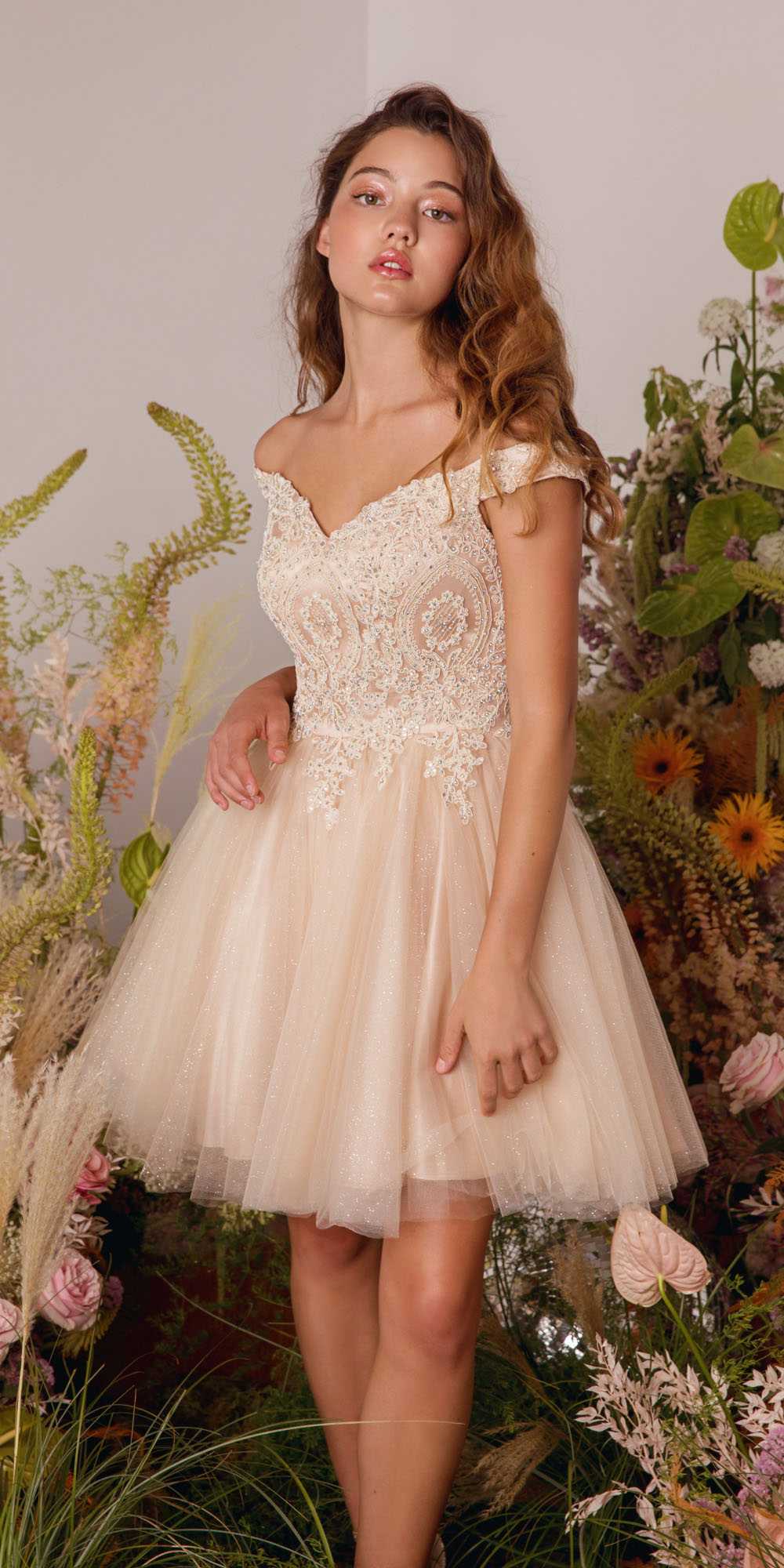 OFERTA ESPECIAL - Vestido corto de malla brillante con hombros descubiertos, línea A - Eureka 9833 (Talla M)