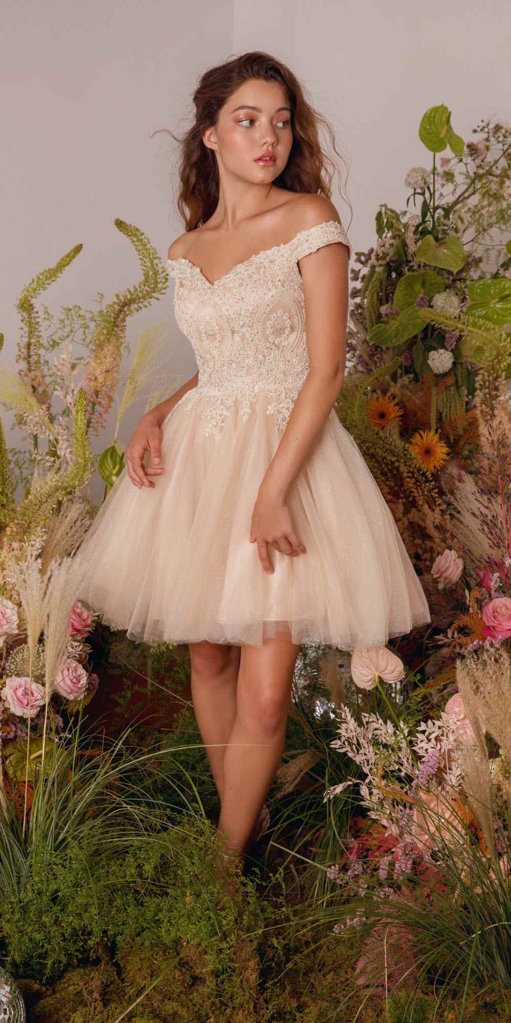 OFERTA ESPECIAL - Vestido corto de malla brillante con hombros descubiertos, línea A - Eureka 9833 (Talla M)