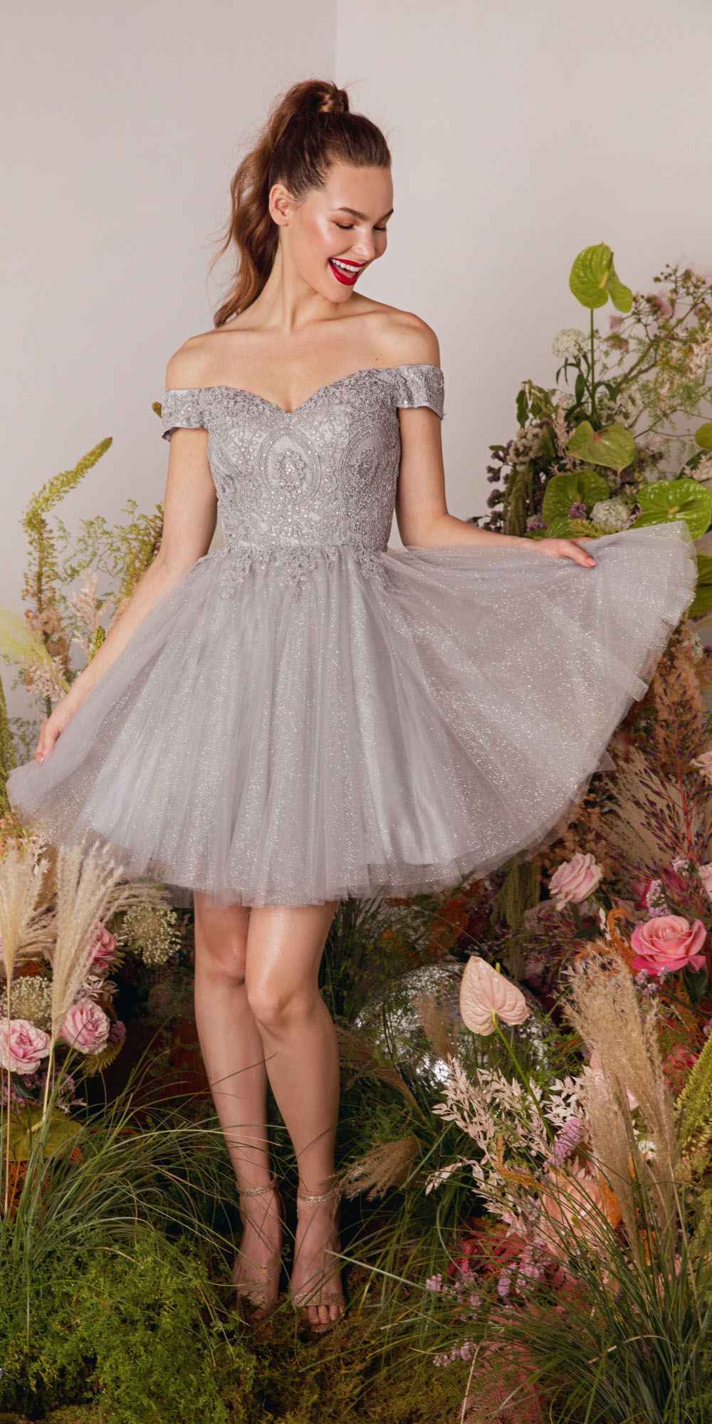 OFERTA ESPECIAL - Vestido corto de malla brillante con hombros descubiertos, línea A - Eureka 9833 (Talla M)
