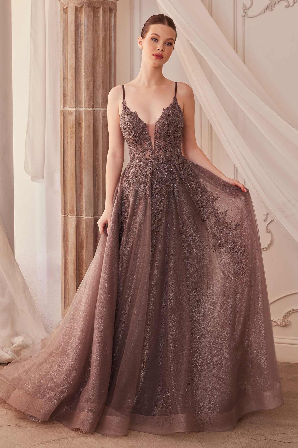 Vestido largo de tul en capas con adornos de encaje, corte A, de Andrea & Leo A1261