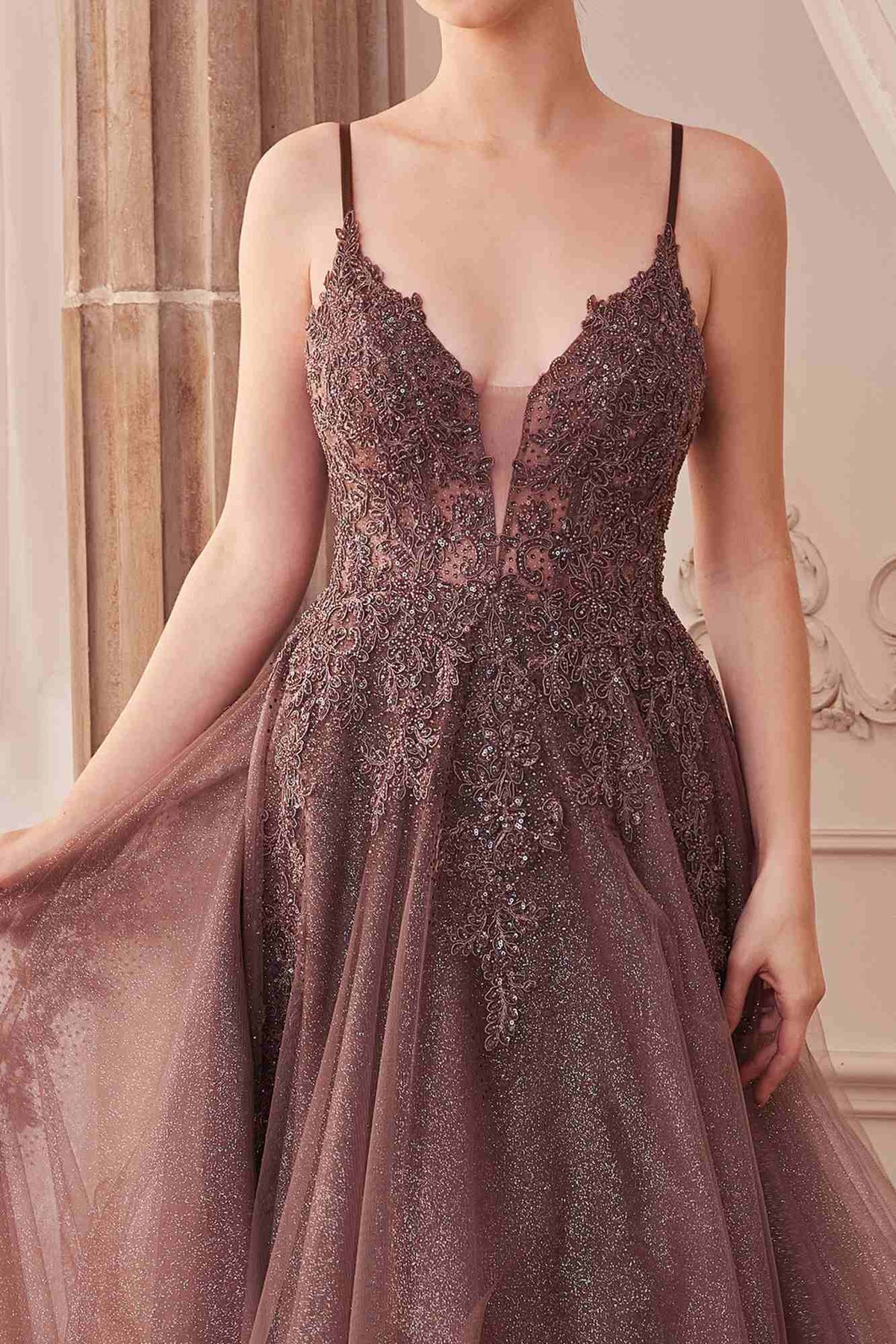 Vestido largo de tul en capas con adornos de encaje, corte A, de Andrea & Leo A1261