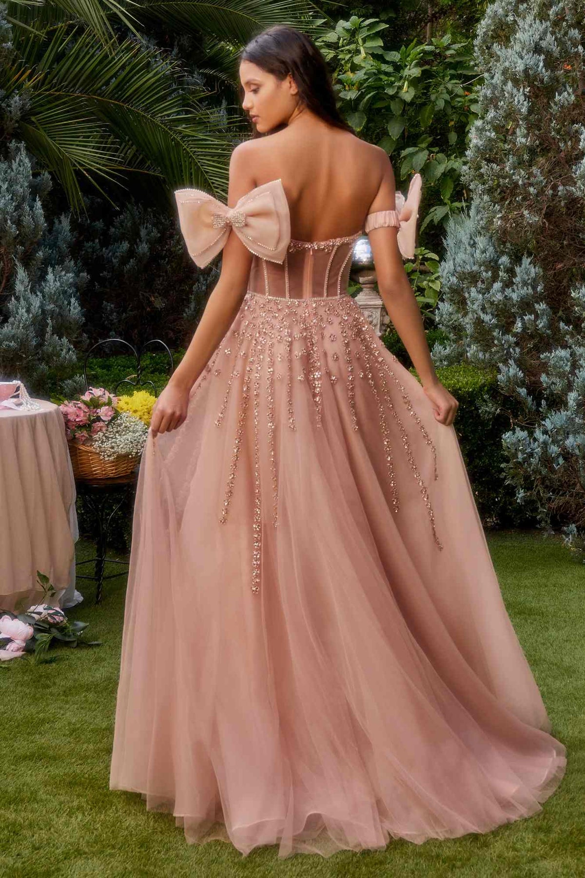 Vestido Largo Strapless con Cuentas y Brazaletes de Lazo Andrea & Leo A1338