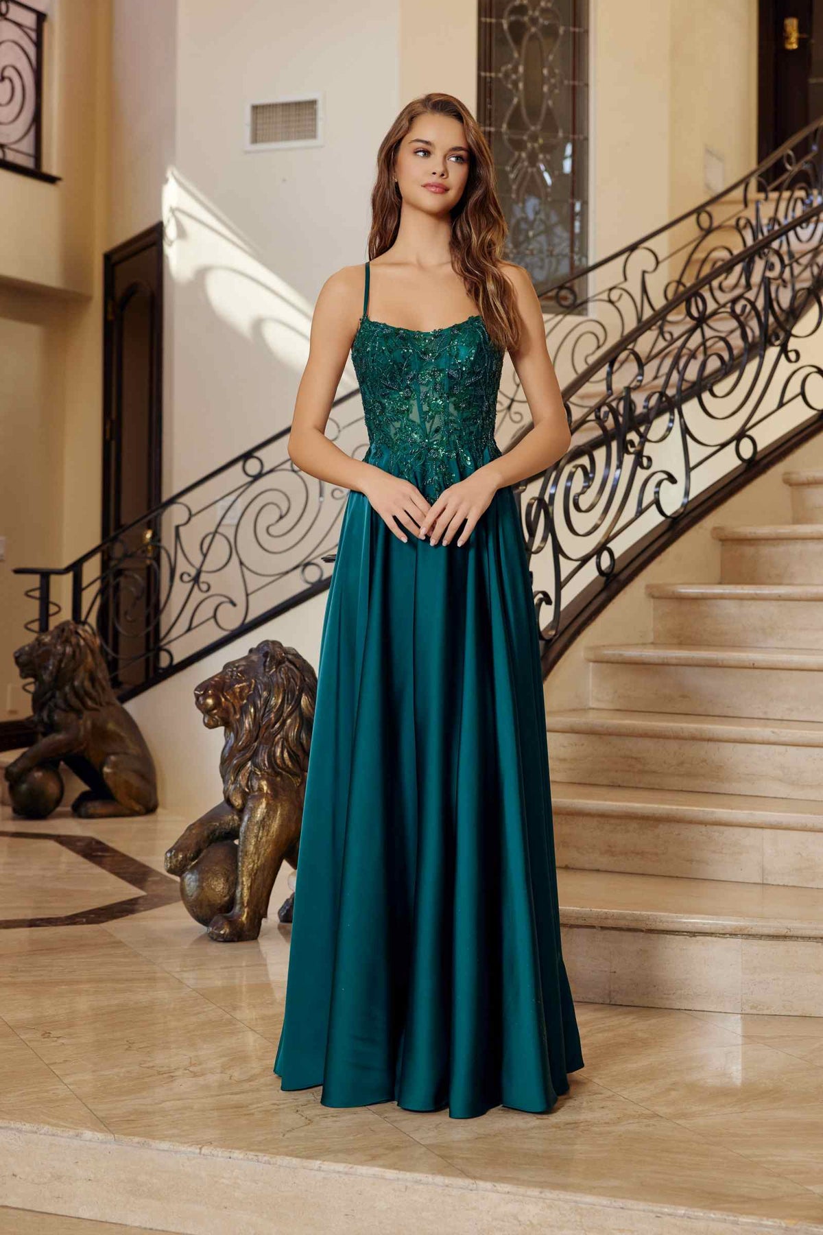 Vestido acampanado de satén elástico A1725 Nox Anabel