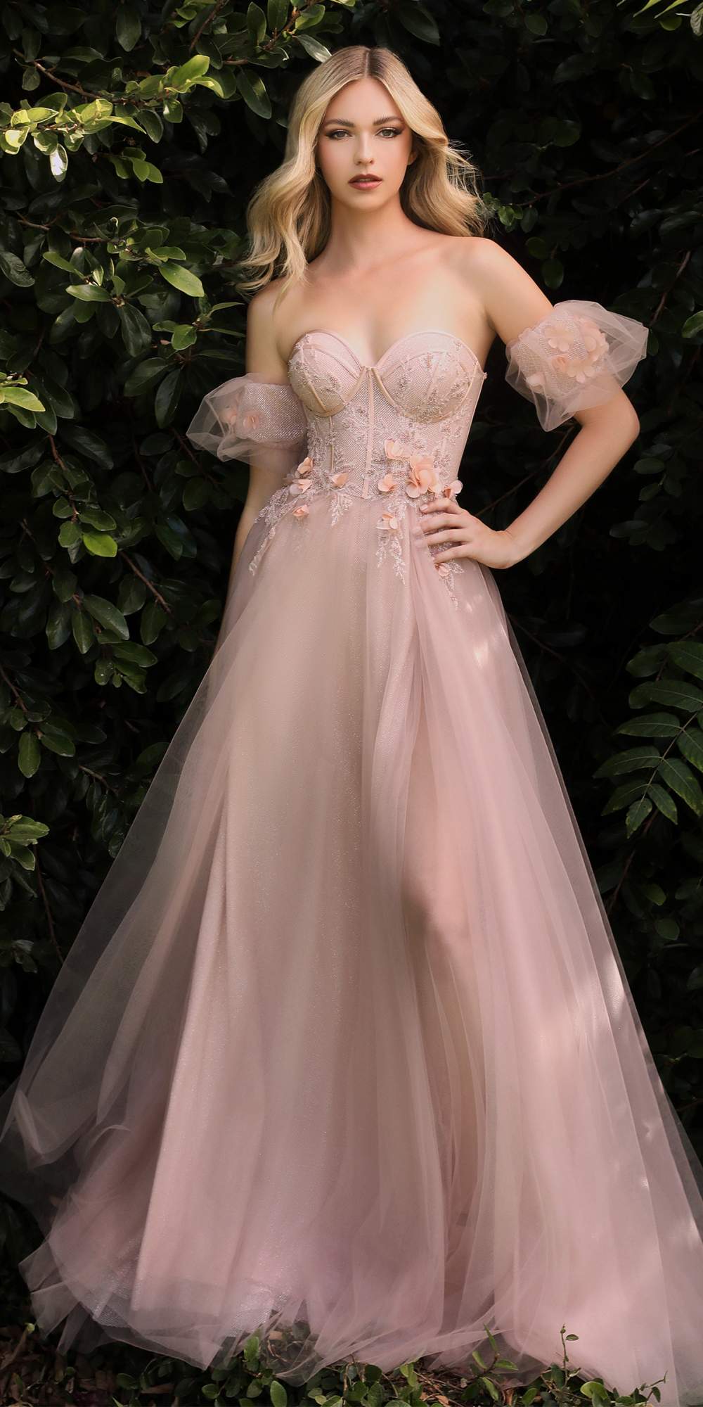 Cinderella Divine CB080 Vestido Largo de Gala sin Tirantes de Tul con Flores