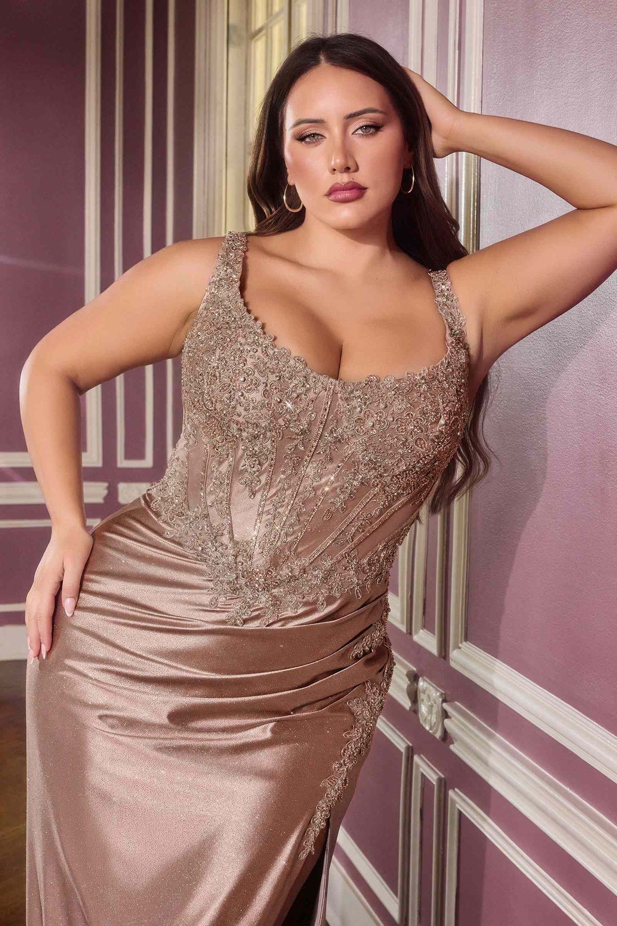 Vestido de fiesta strapless ajustado talla grande Ladivine CC475C con detalles de encaje