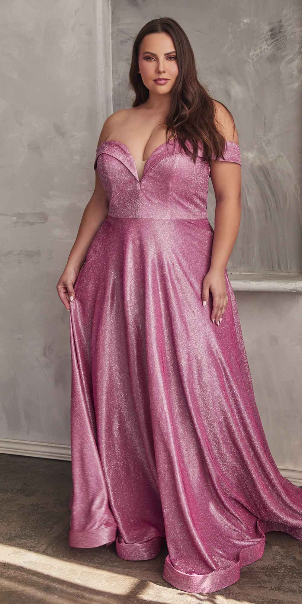 Cinderella Divine CD210C Vestido de Noche Acampanado con Hombros Descubiertos y Brillo Metálico