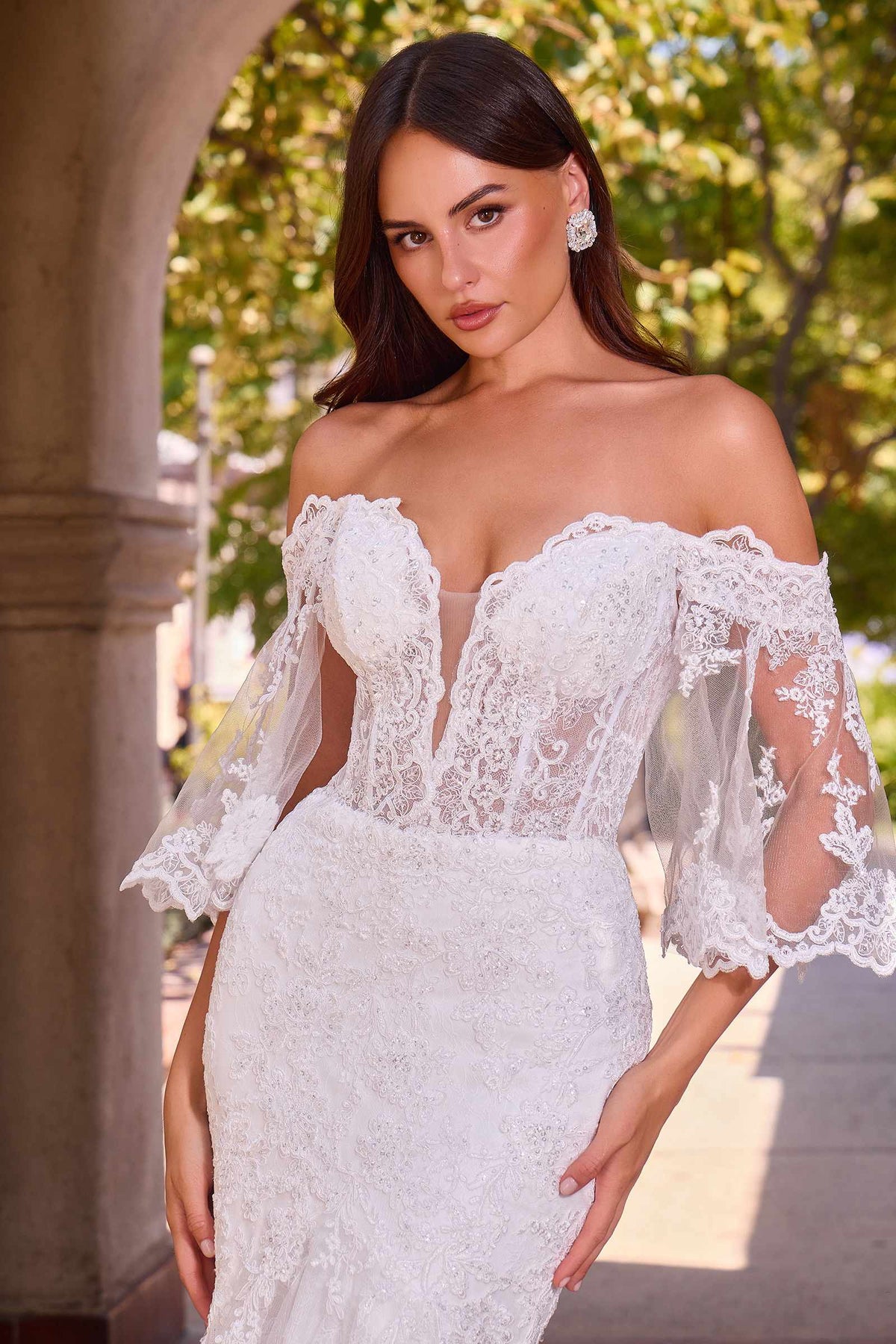 Vestido de novia estilo sirena con hombros descubiertos Ladivine CD659W
