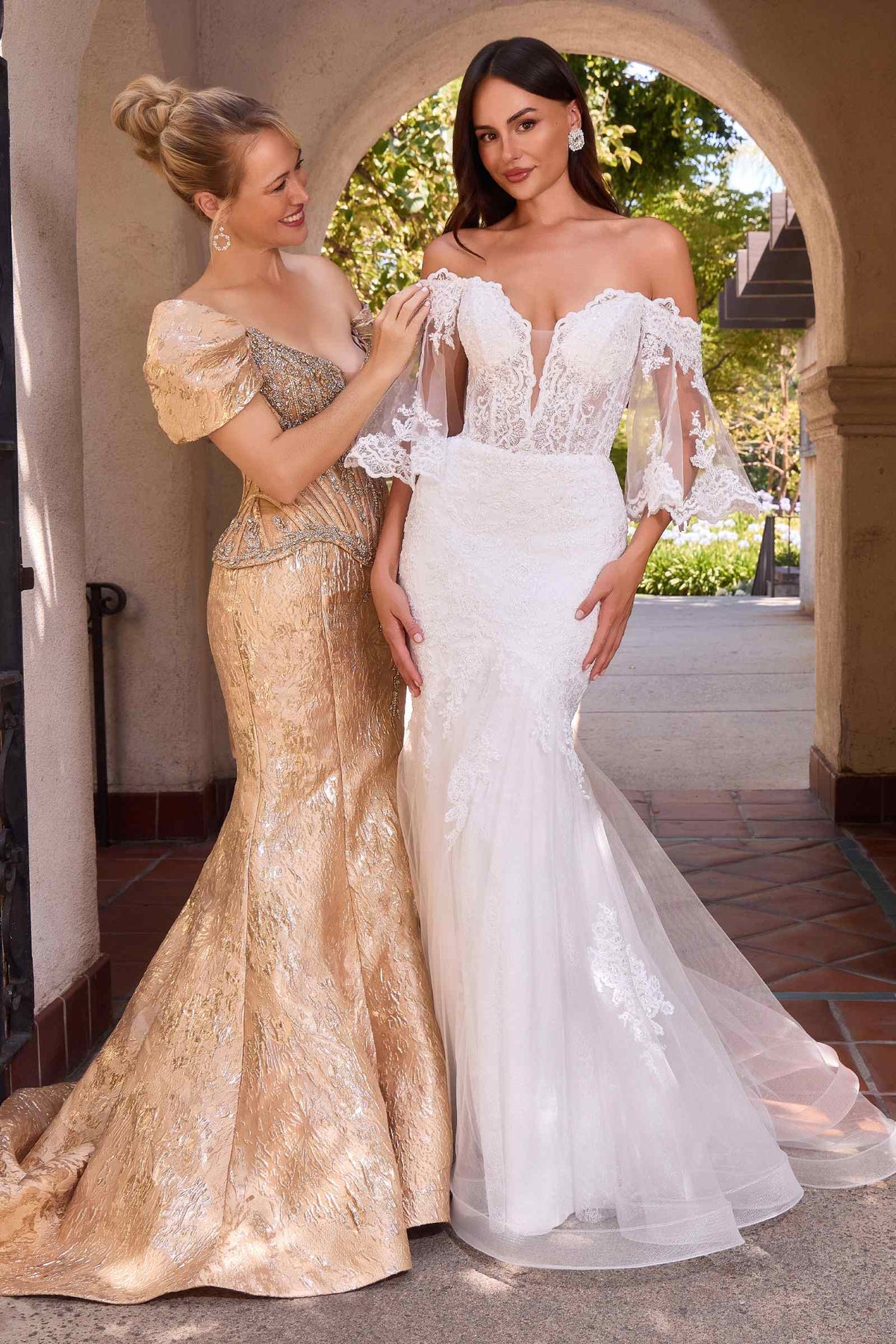 Vestido de novia estilo sirena con hombros descubiertos Ladivine CD659W