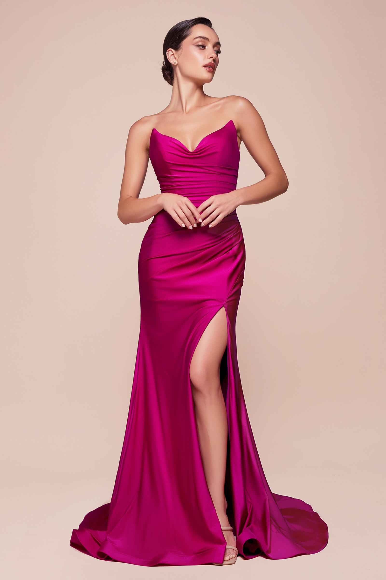 Vestido Ladivine CD791, vestido entallado de satén elástico sin tirantes con abertura