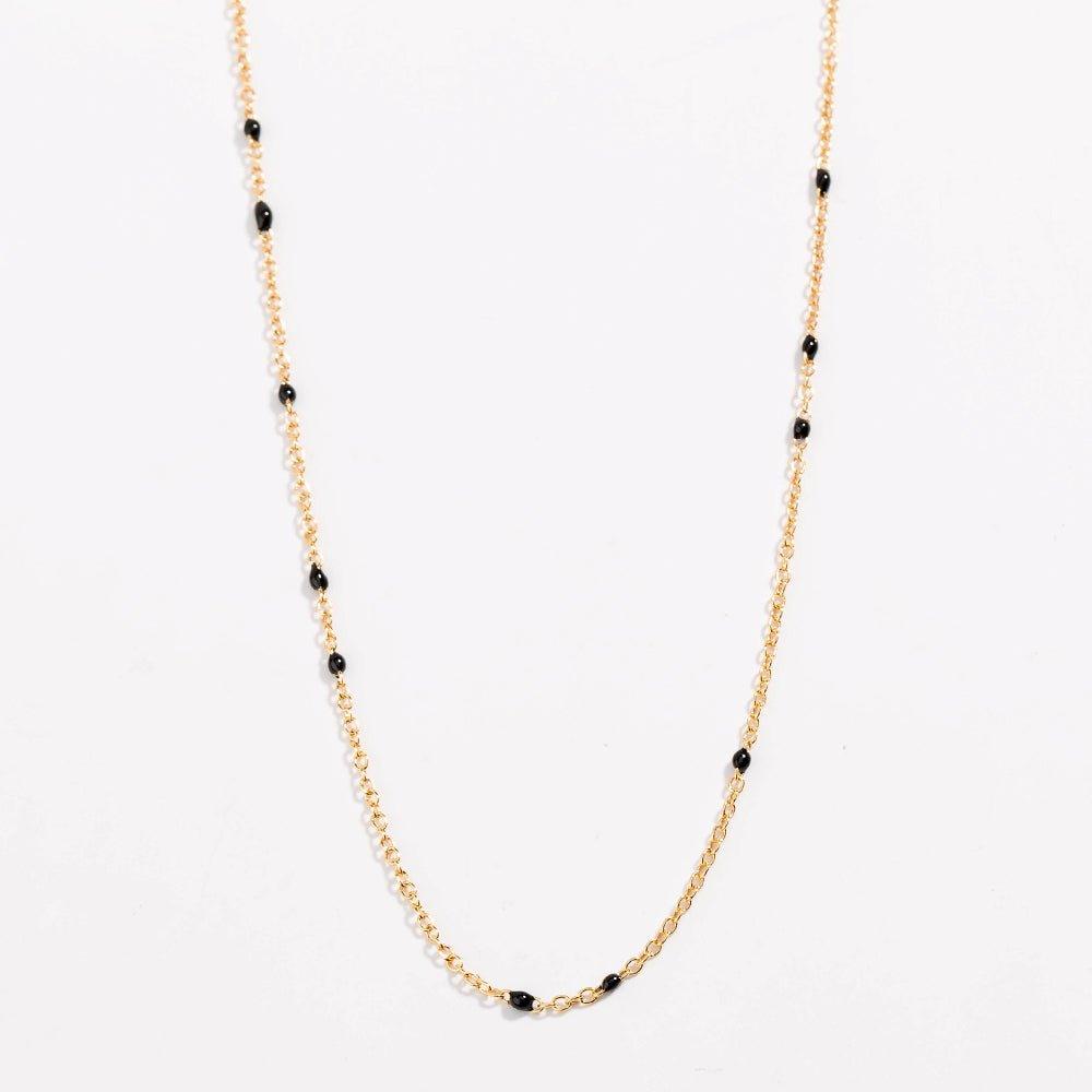 Collar de eslabones con cuentas de ónice negro delicado