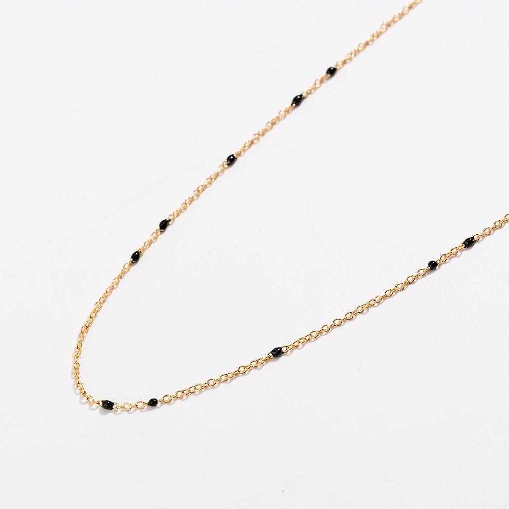 Collar de eslabones con cuentas de ónice negro delicado