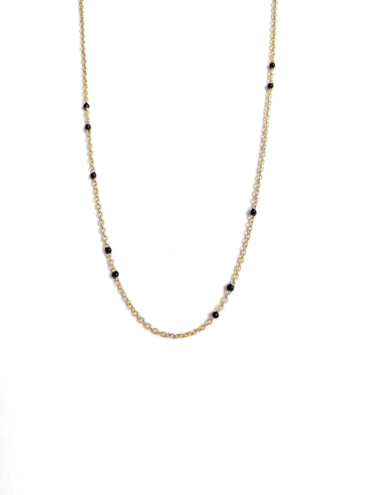 Collar de eslabones con cuentas de ónice negro delicado
