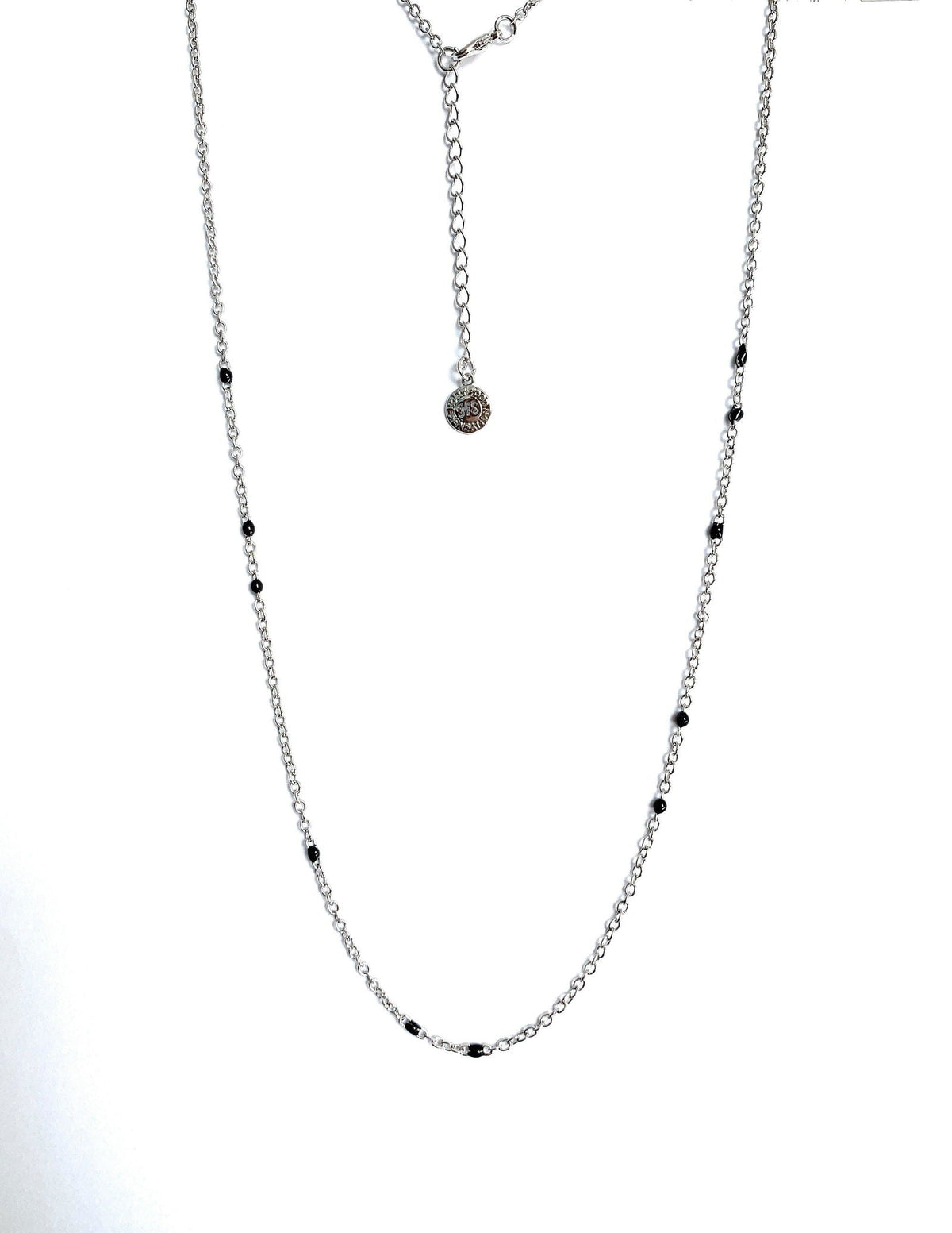 Collar de eslabones con cuentas de ónice negro delicado