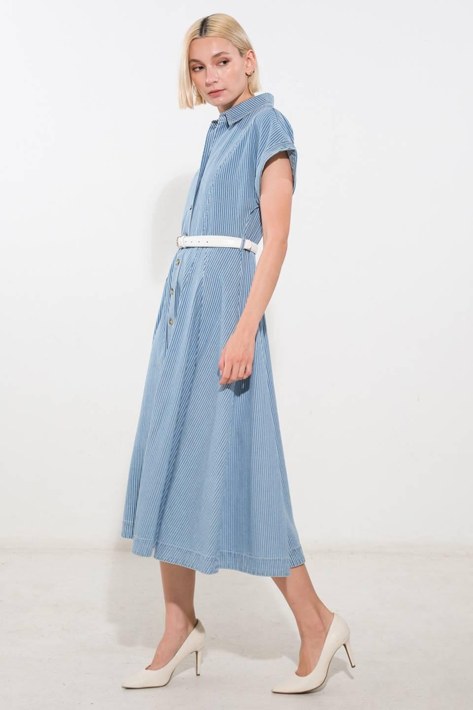 VESTIDO MIDI DE MEZCLILLA PARA DISFRUTAR DEL SOL