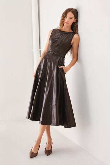 DARK BROWN