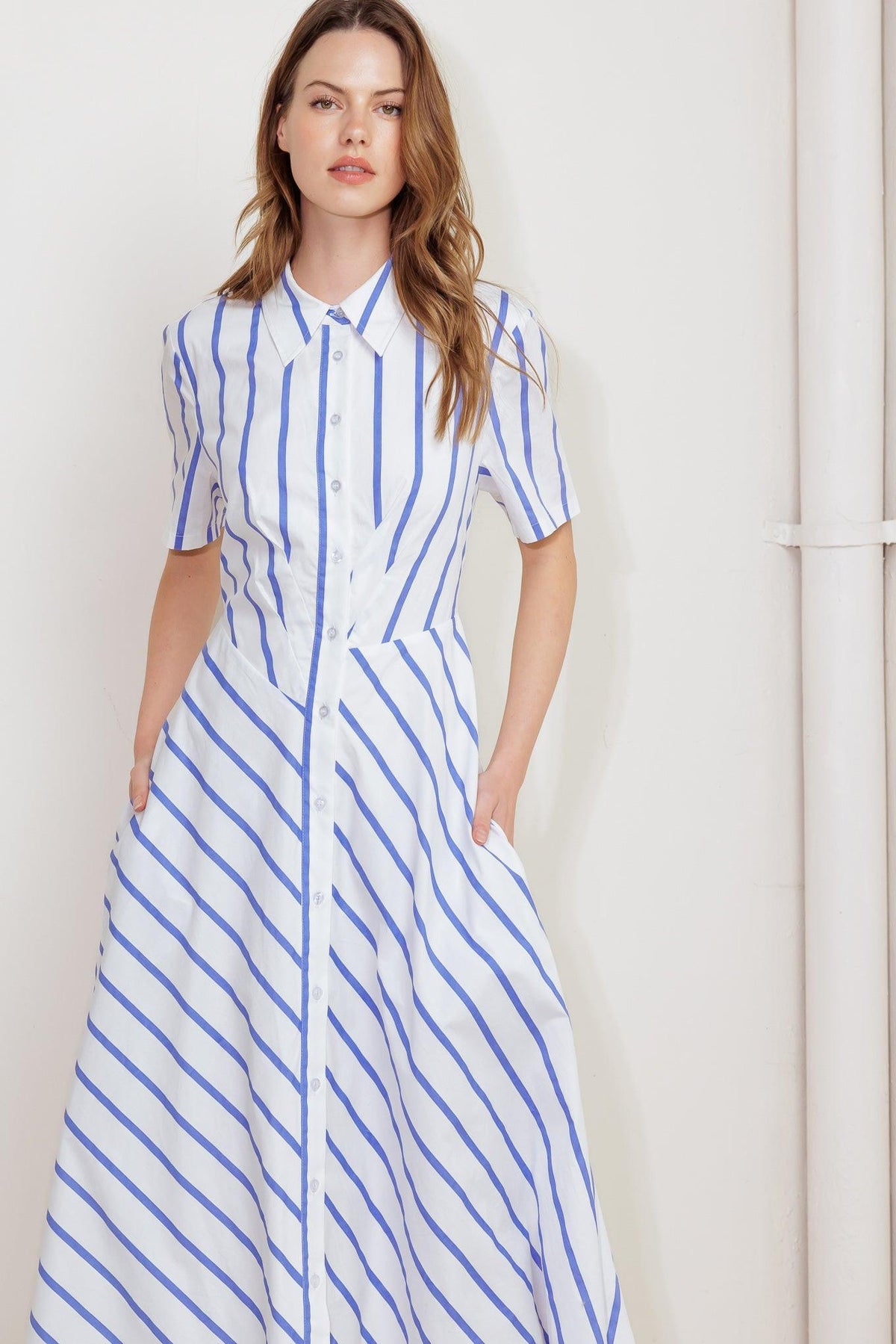 ME CONVENCIÓ CON EL VESTIDO MIDI TEJIDO