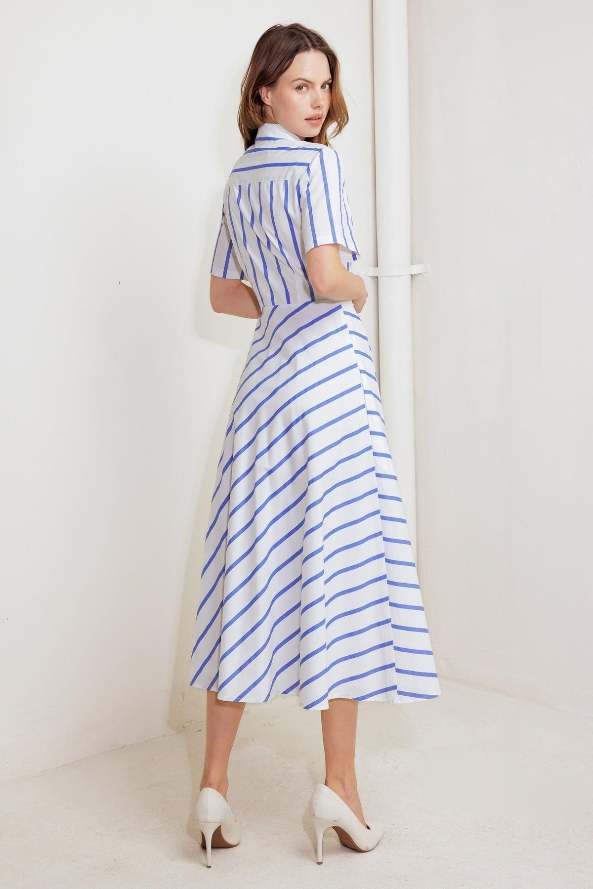 ME CONVENCIÓ CON EL VESTIDO MIDI TEJIDO