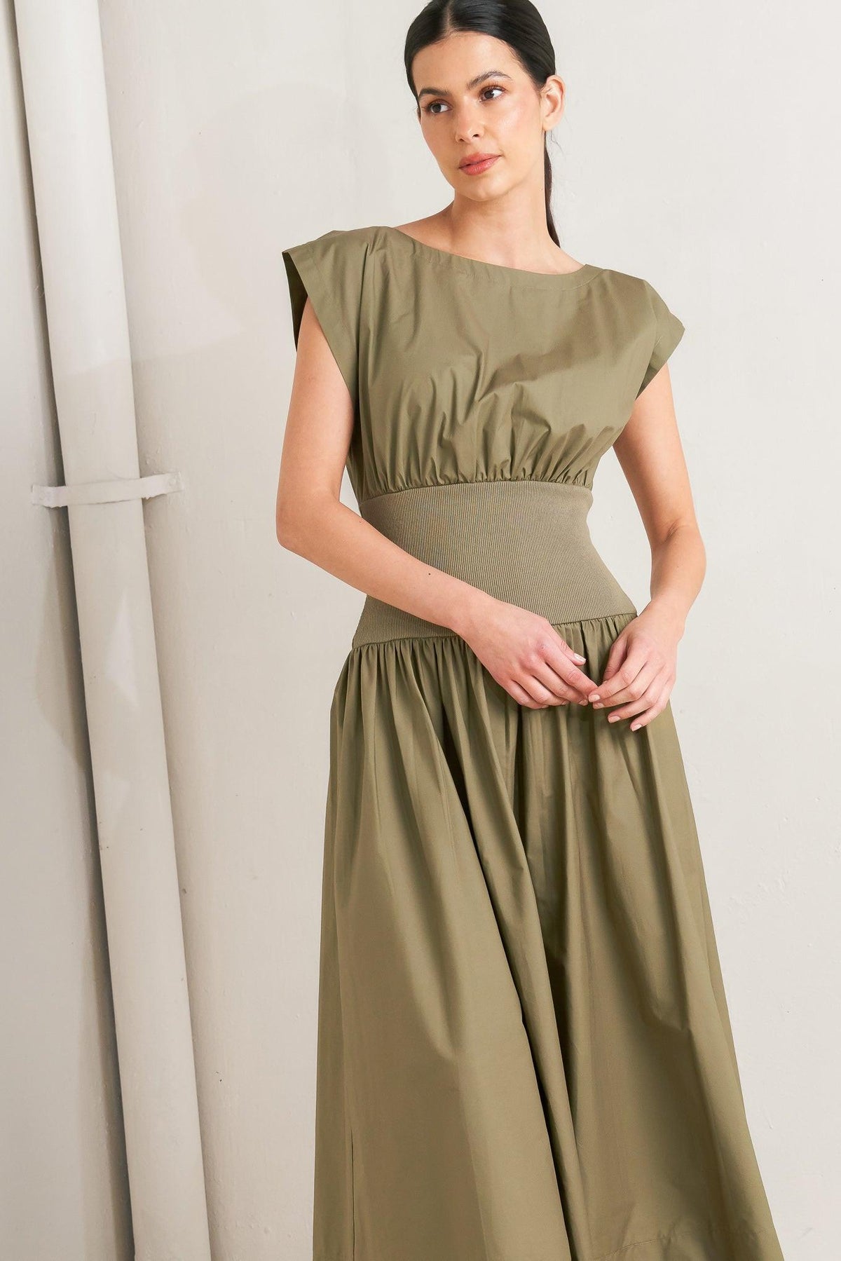 VESTIDO MIDI TEJIDO OLIVA ROMÁNTICO DREAMWEAVER