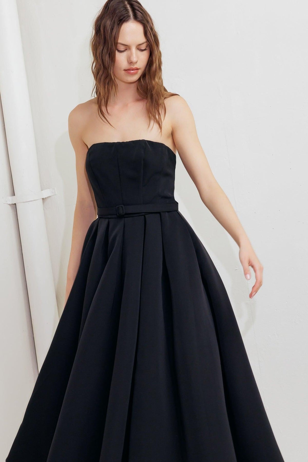 BLACK TIE MUSE WOVEN MIDI DRESS