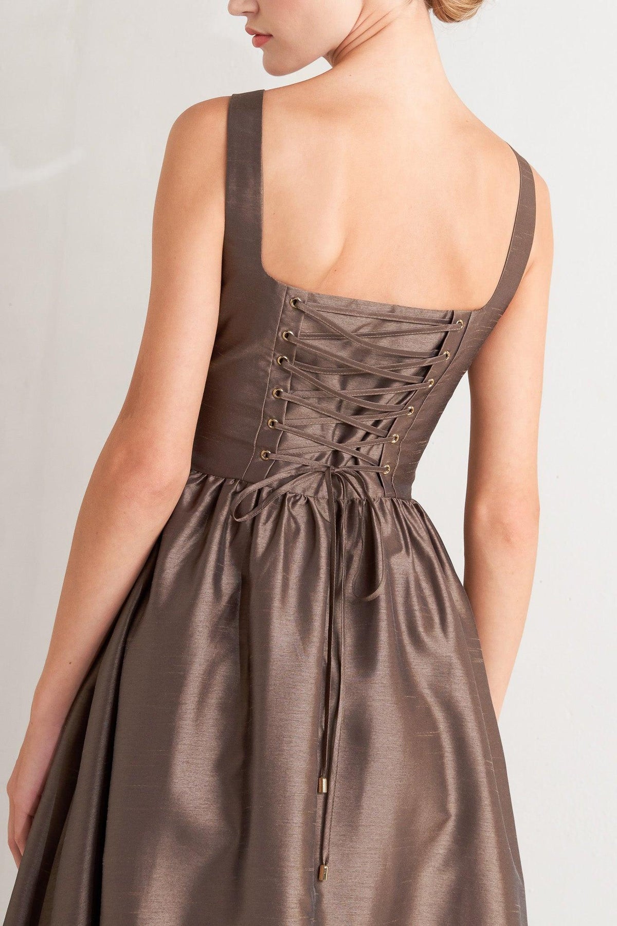 VESTIDO MIDI TEJIDO LUSTER CAFÉ