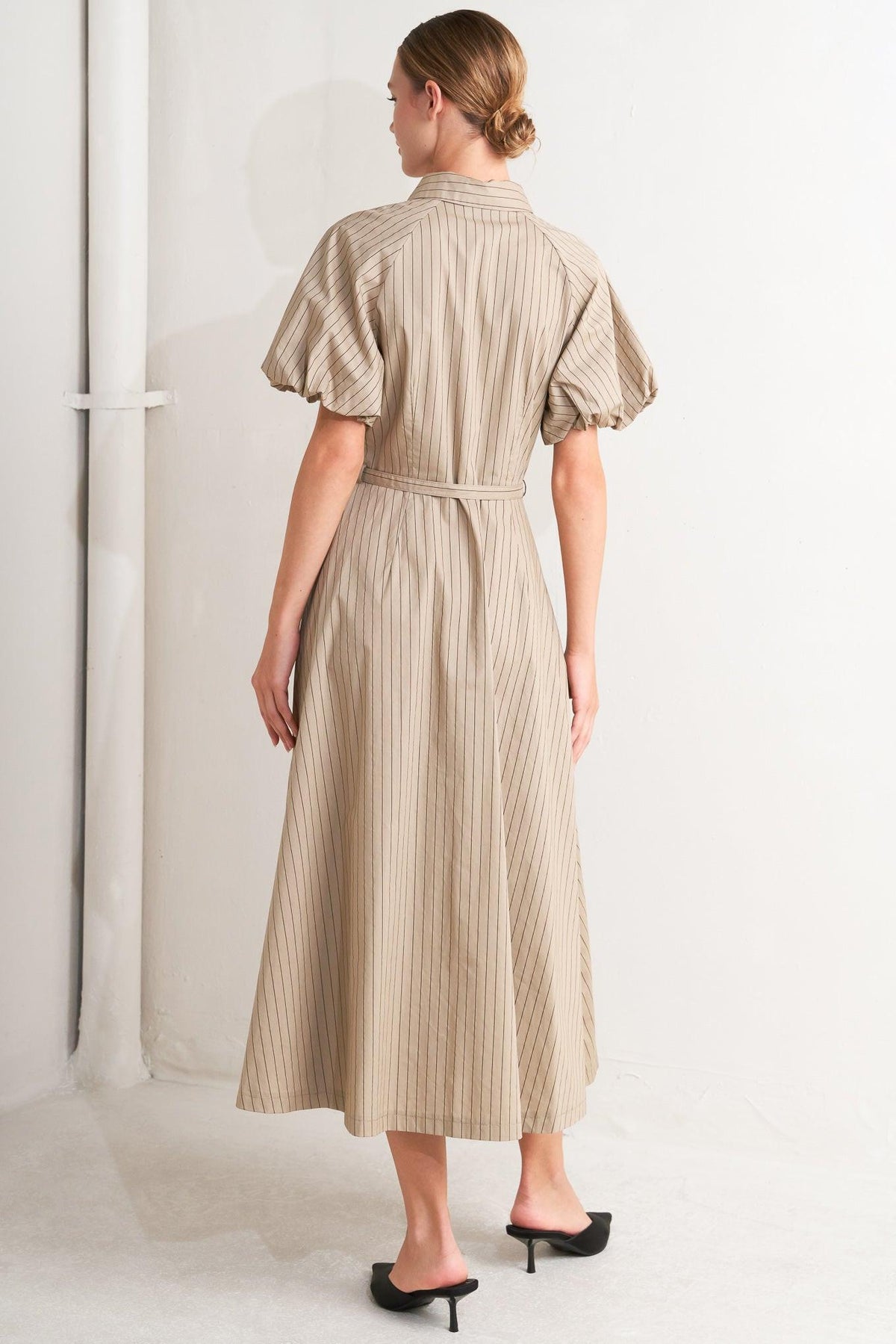 VESTIDO MIDI TEJIDO CLÁSICO NEUTRO