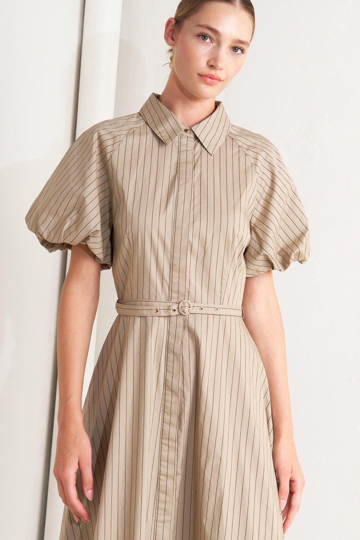 VESTIDO MIDI TEJIDO CLÁSICO NEUTRO