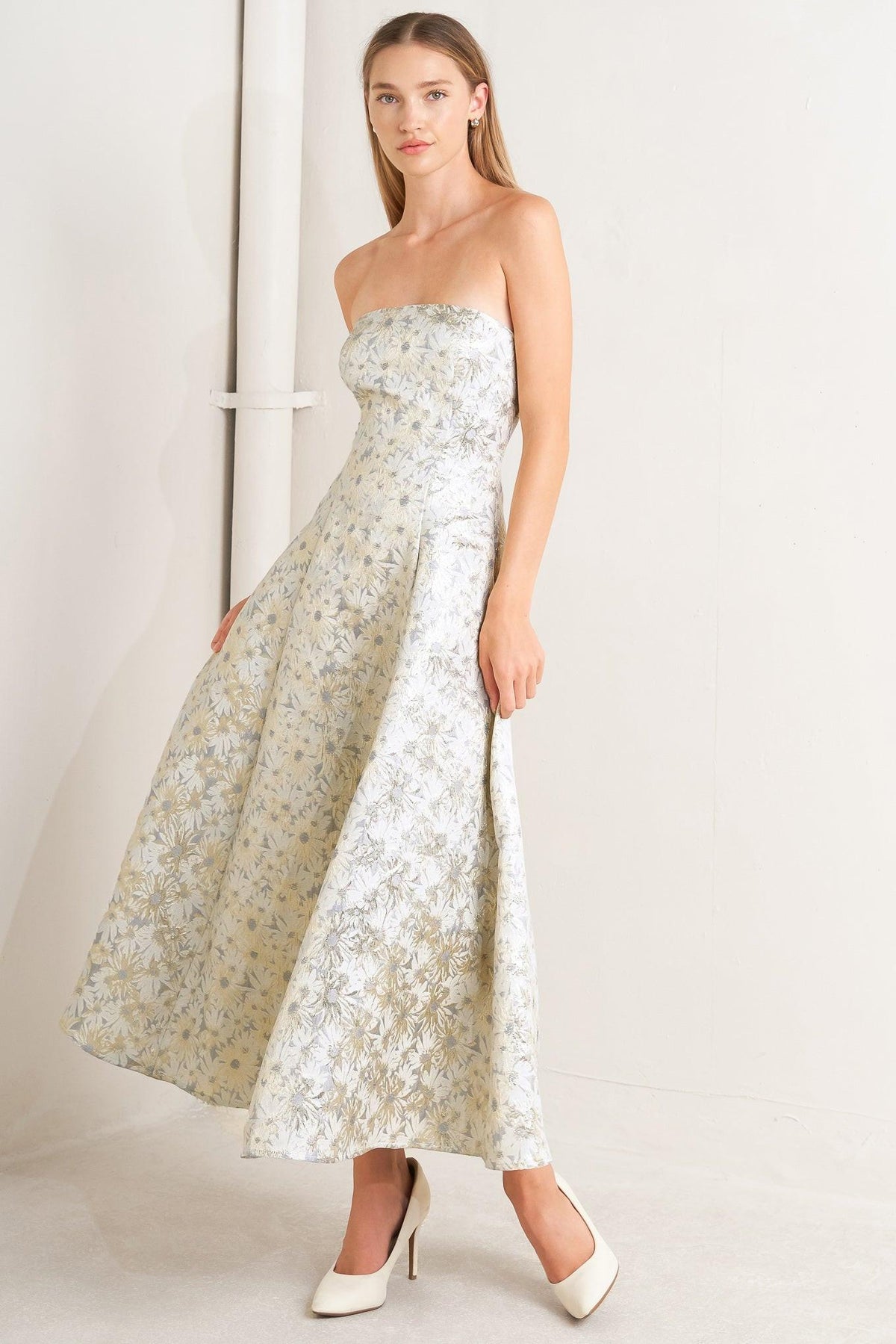 VESTIDO MIDI DE JACQUARD TEJIDO CON ESTAMPADO FLORAL EN TONOS PASTEL