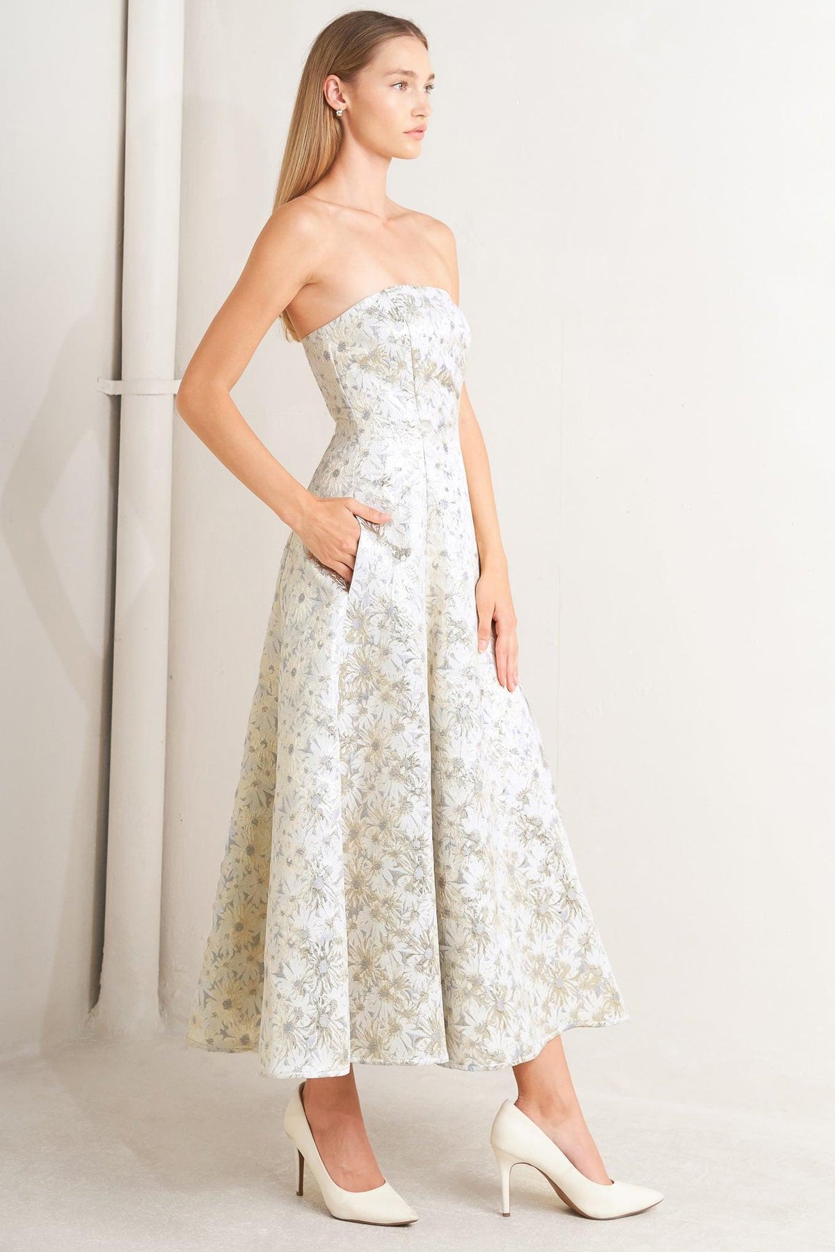 VESTIDO MIDI DE JACQUARD TEJIDO CON ESTAMPADO FLORAL EN TONOS PASTEL