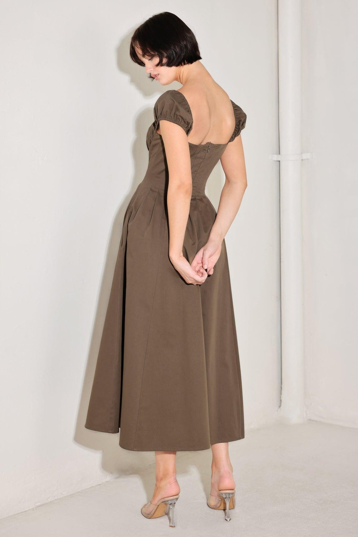 VESTIDO MIDI TEJIDO MOCHA MUSE MOMENT