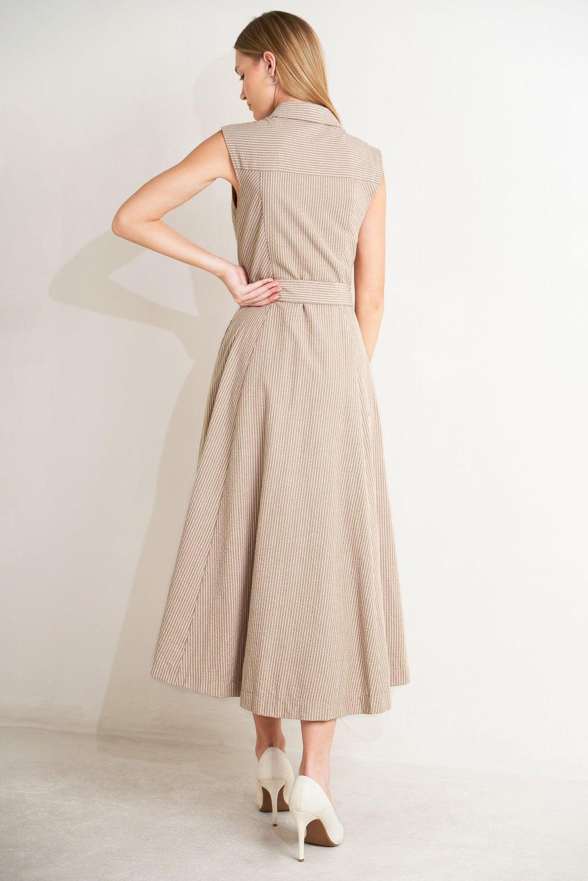 VESTIDO MIDI TEJIDO COLOR CAFÉ CON LECHE