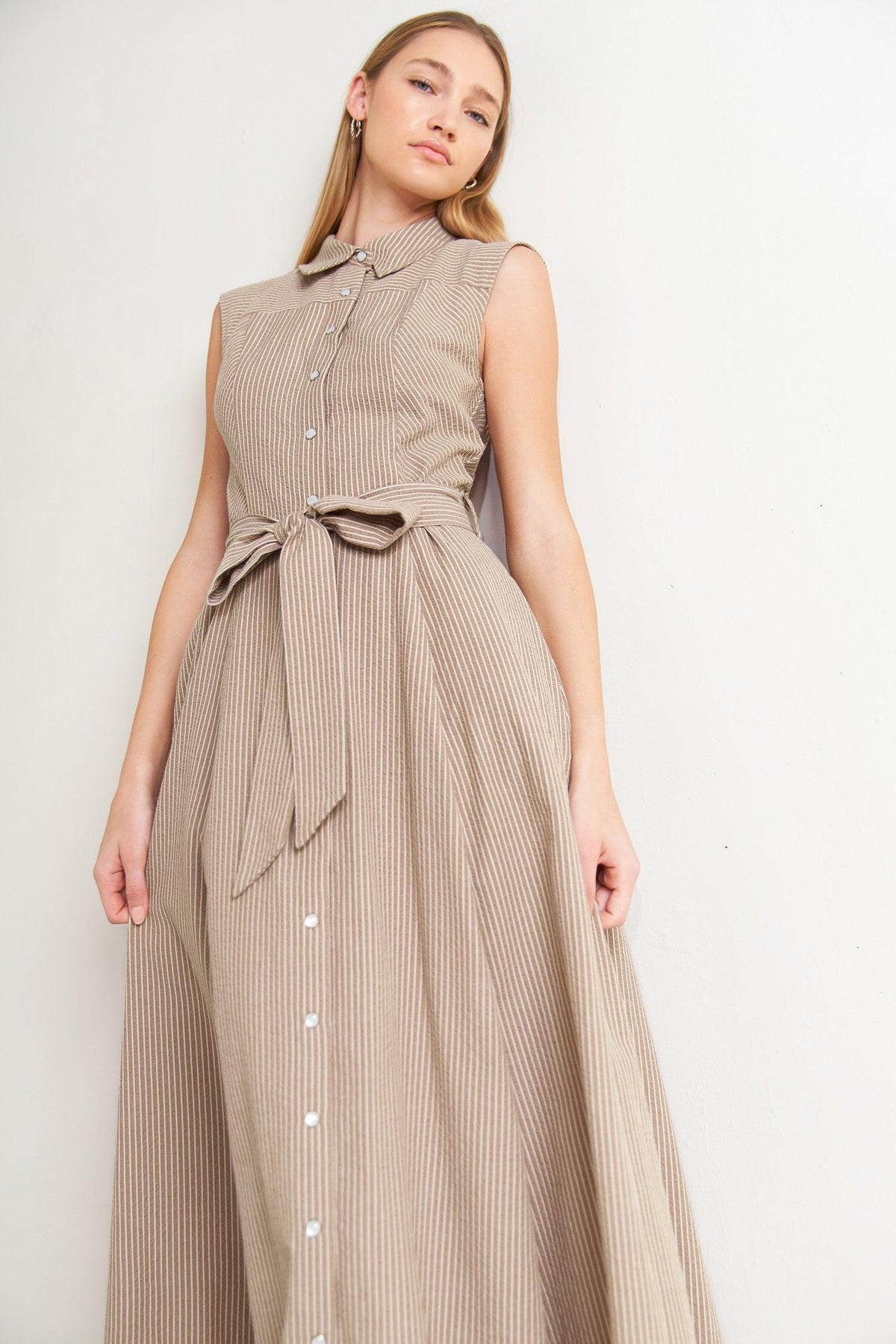 VESTIDO MIDI TEJIDO COLOR CAFÉ CON LECHE