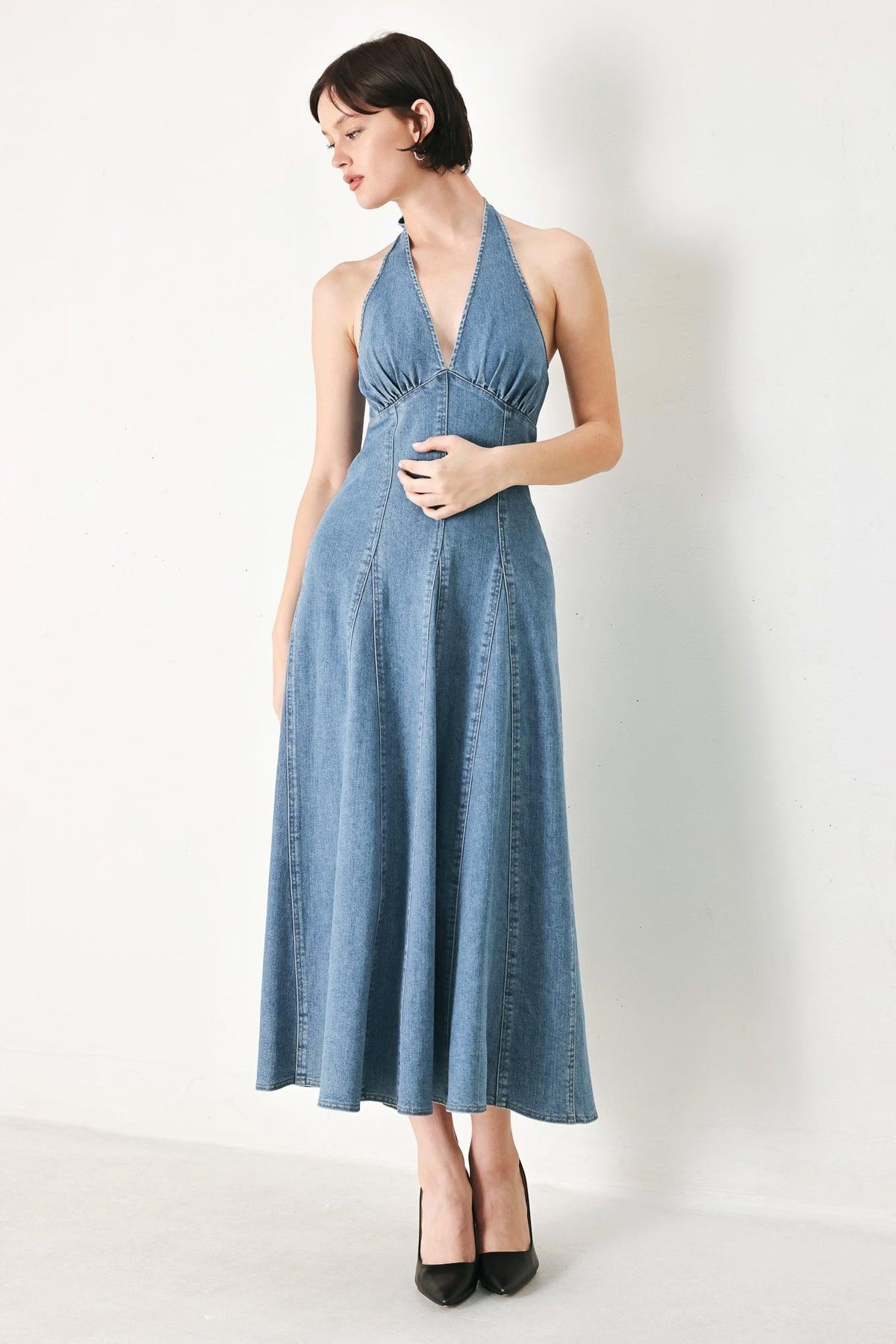 VESTIDO MIDI DE DENIM CON ESTAMPADO FLORAL AZUL