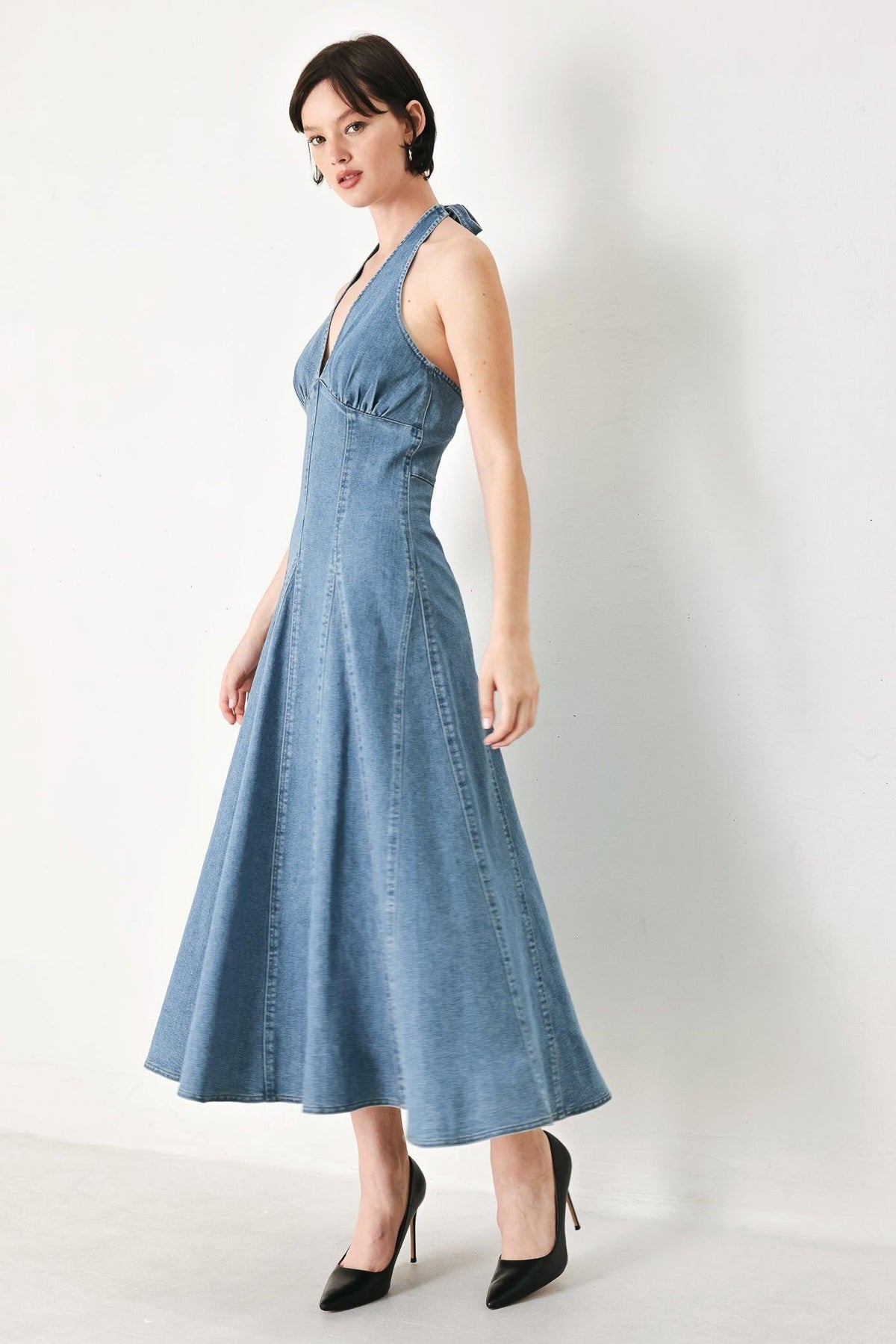 VESTIDO MIDI DE DENIM CON ESTAMPADO FLORAL AZUL