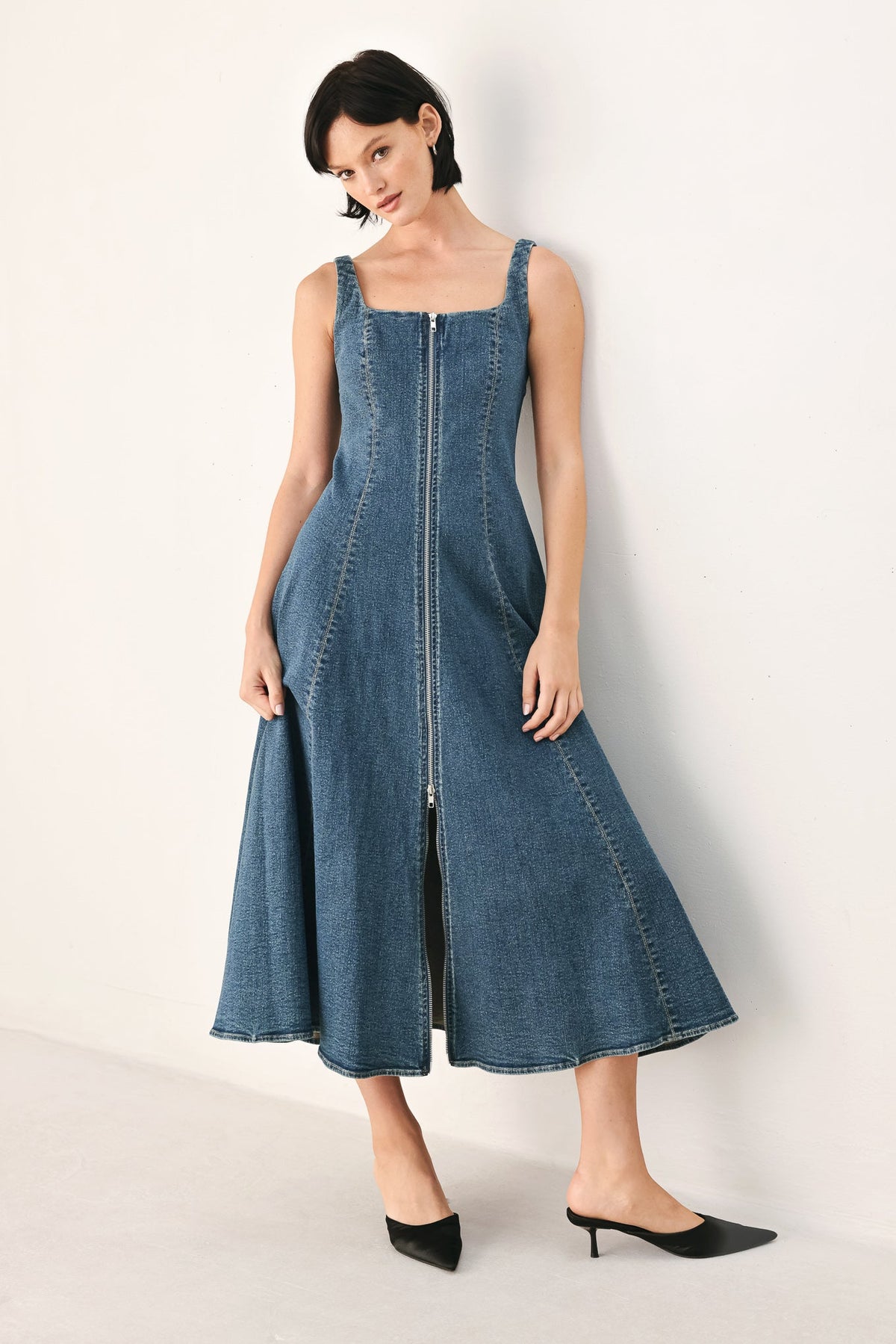 VESTIDO MIDI DE DENIM CON CREMALLERA FRONTAL EN AZUL HORIZONTE