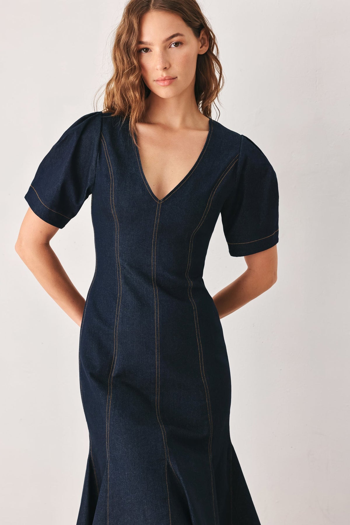 VESTIDO MIDI DE MEZCLILLA AFTER DARK