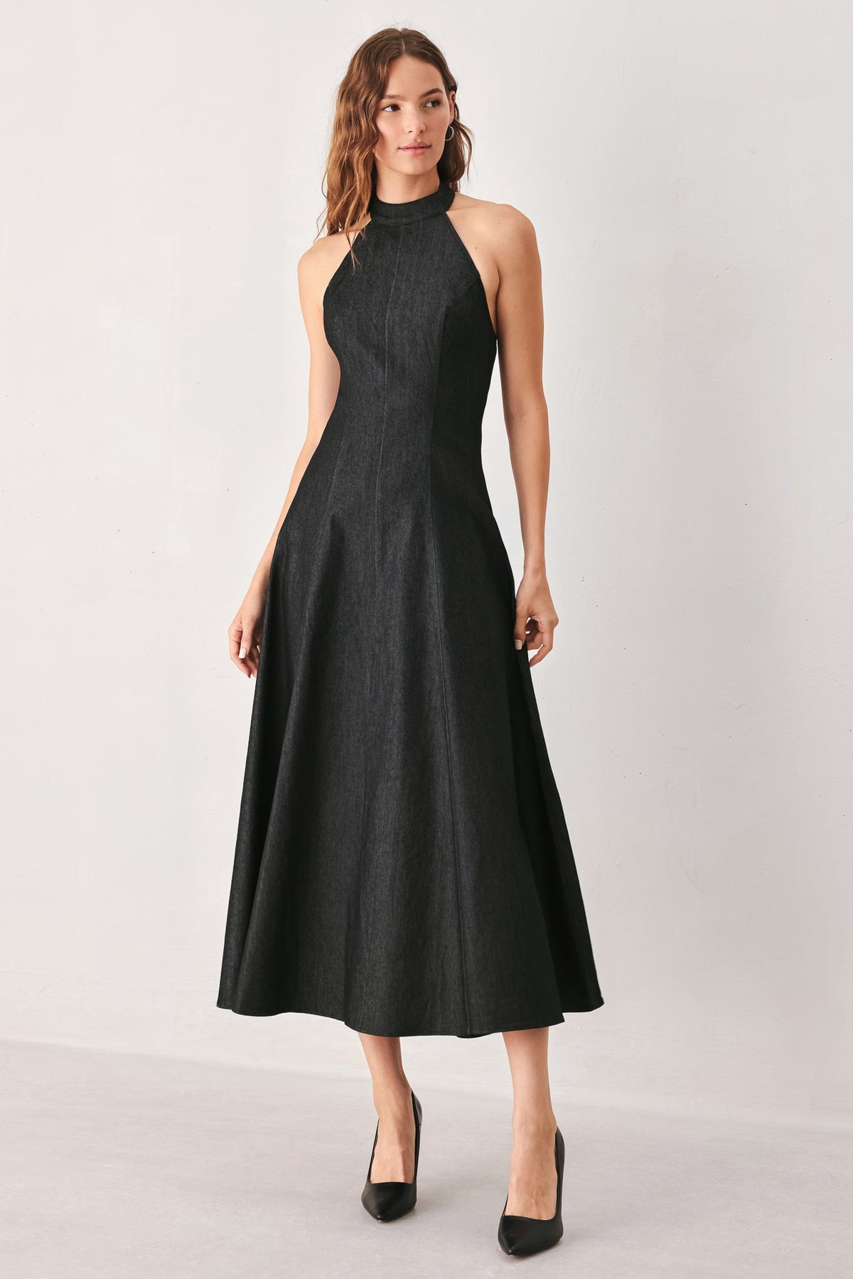 VESTIDO MIDI DE MEZCLILLA CON CUELLO HALTER AFTER DARK