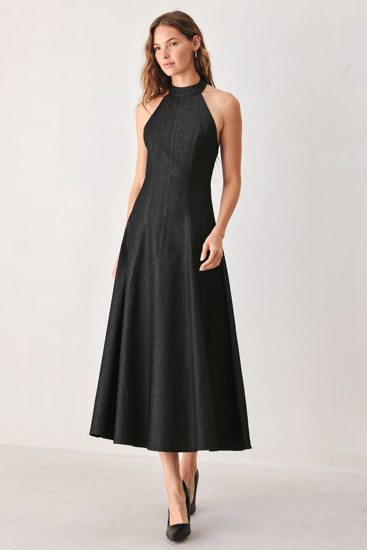 VESTIDO MIDI DE MEZCLILLA CON CUELLO HALTER AFTER DARK