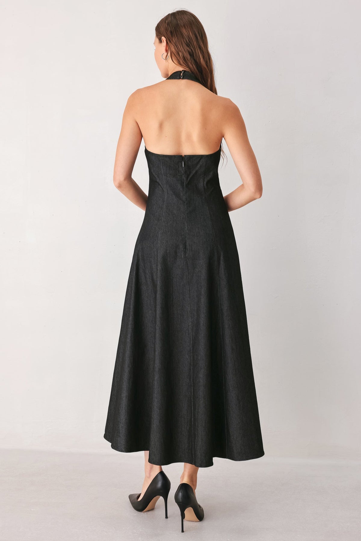 VESTIDO MIDI DE MEZCLILLA CON CUELLO HALTER AFTER DARK