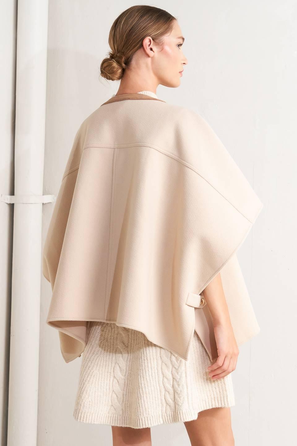 CAPELINA DE FIELTRO TEJIDO DE ELEGANCIA ATEMPORAL