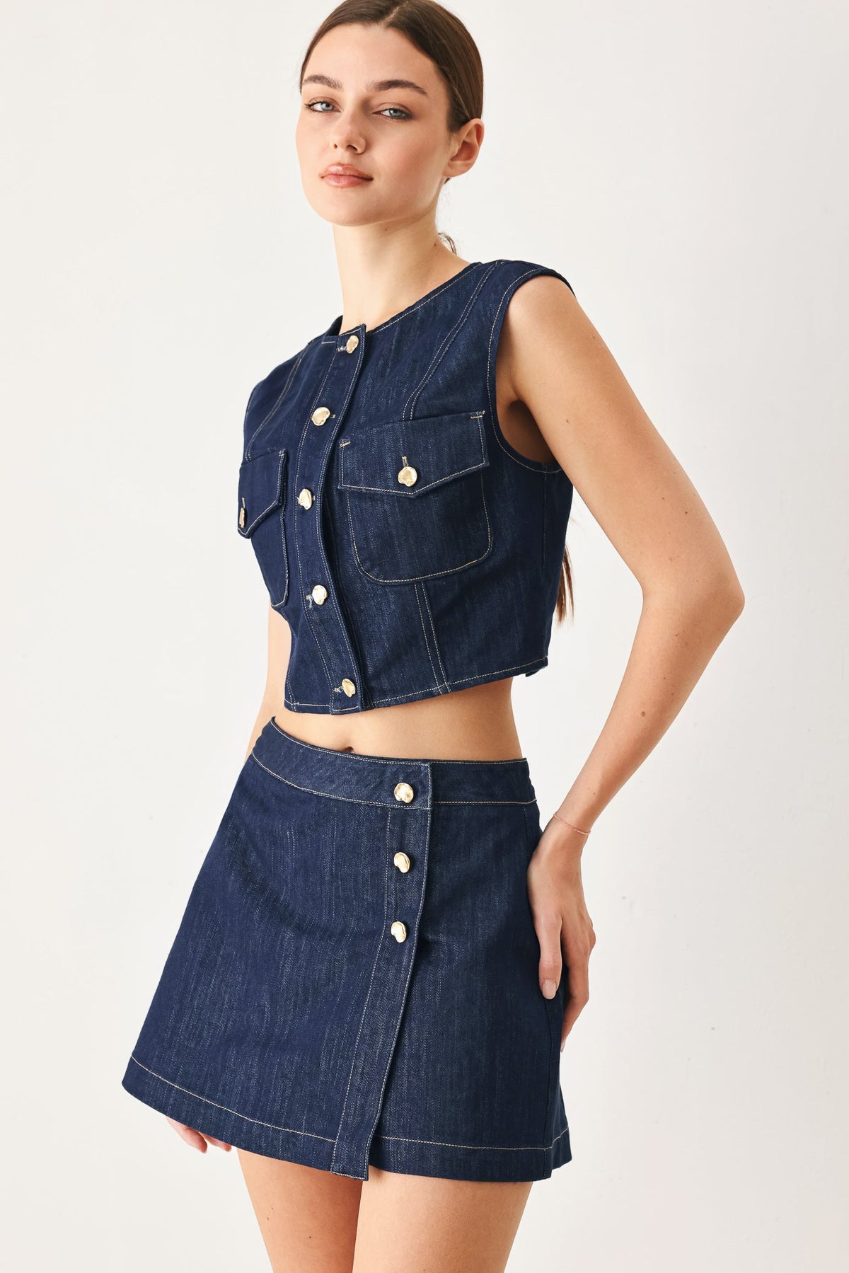 CHALECO CORTO DE DENIM ÍNDIGO ICÓNICO