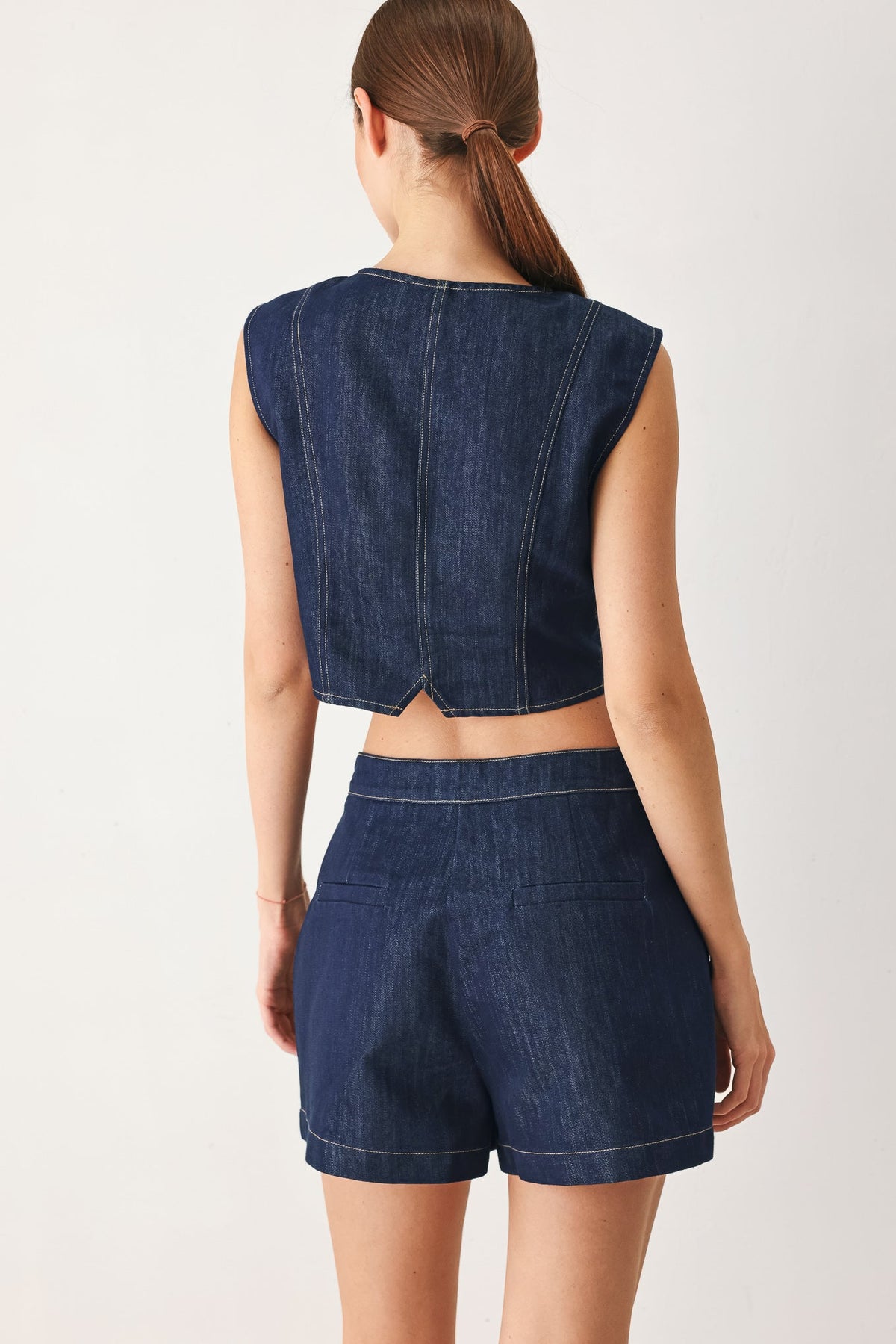 CHALECO CORTO DE DENIM ÍNDIGO ICÓNICO