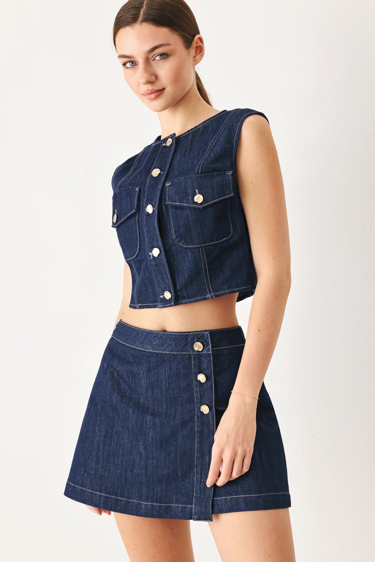 CHALECO CORTO DE DENIM ÍNDIGO ICÓNICO